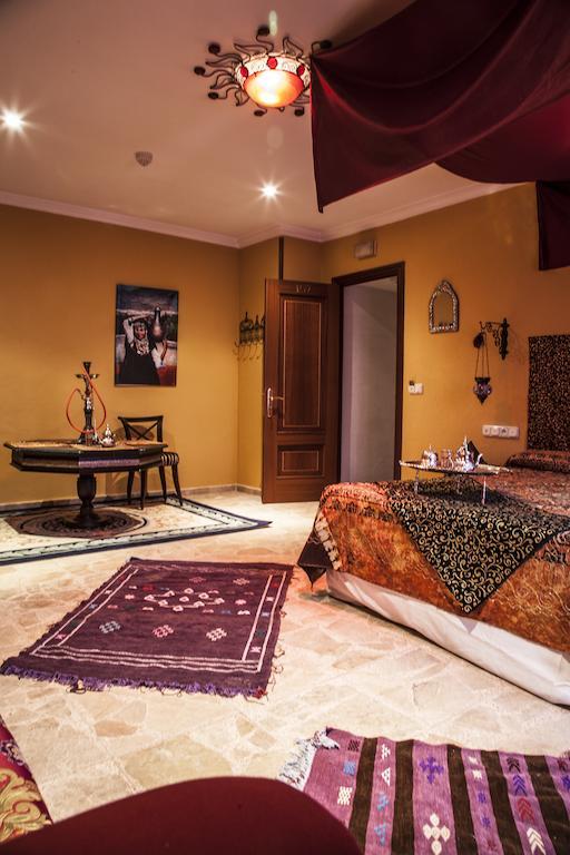 Hotel Tematico Costa Del Sol Торремолинос Экстерьер фото